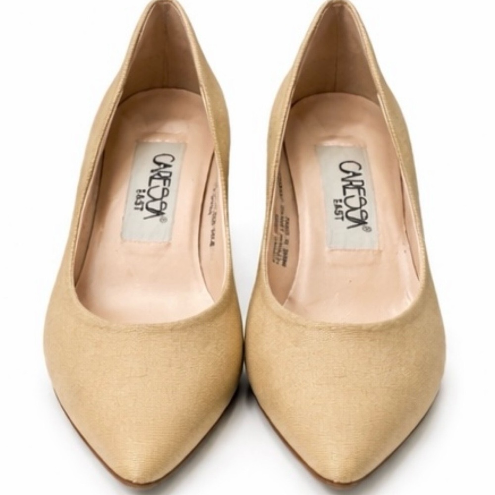 Caresa East Beige Kitten Heel Pumps Size 8.5 Fabric Upper Leather Sole